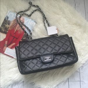 Black quilt shoulder bag